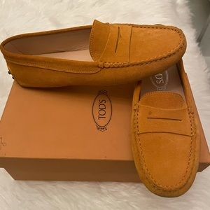 TOD’S SUEDE MUSTARD YELLOW LOAFER SIZE 38.5